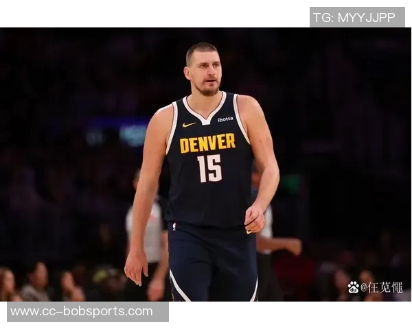 斯潘塞琼斯：掘金替补席对约基奇的表现感到无奈与失望